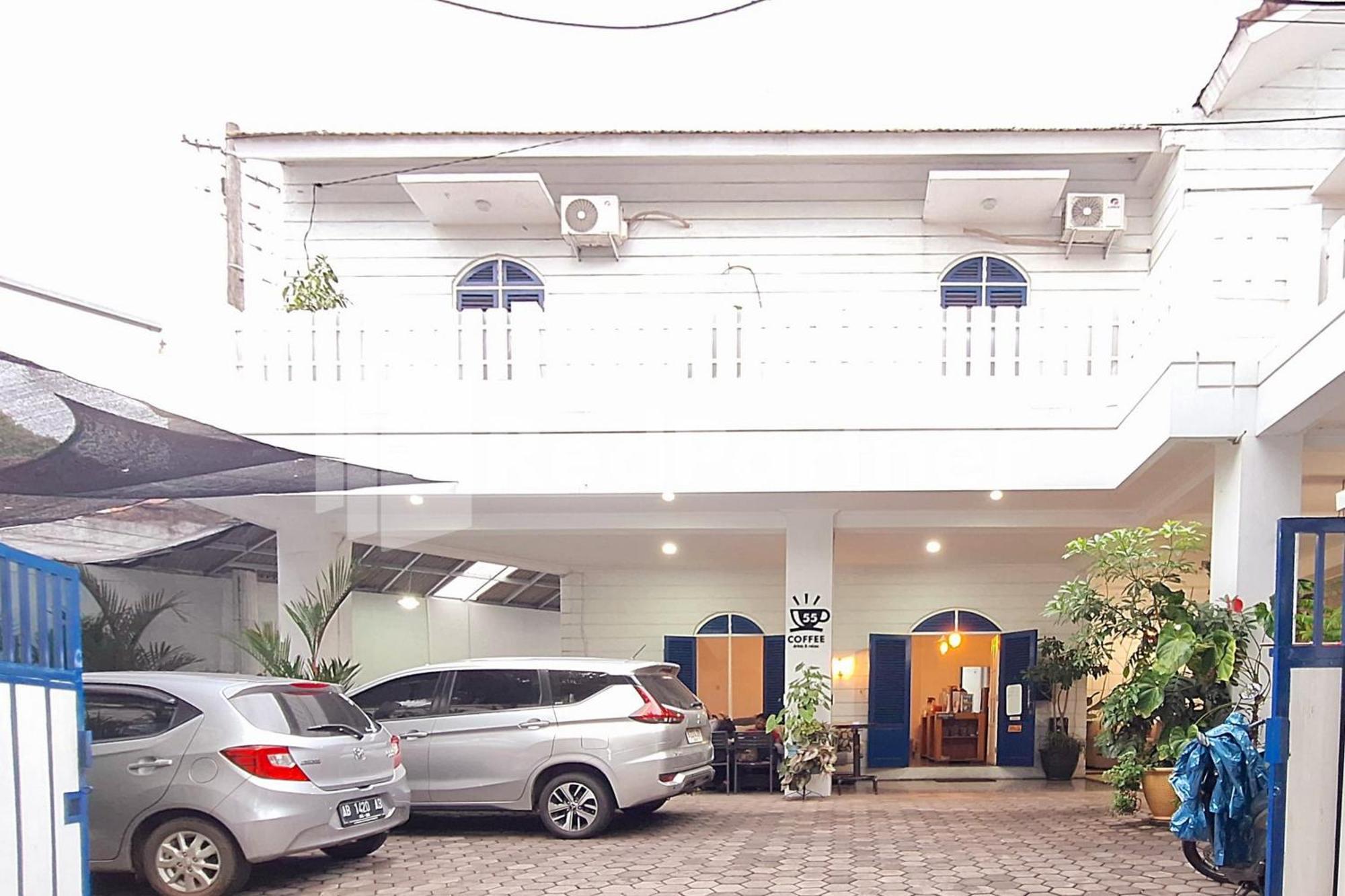 House N Coffee 55 Temanggung Redpartner Hotel Ngoại thất bức ảnh